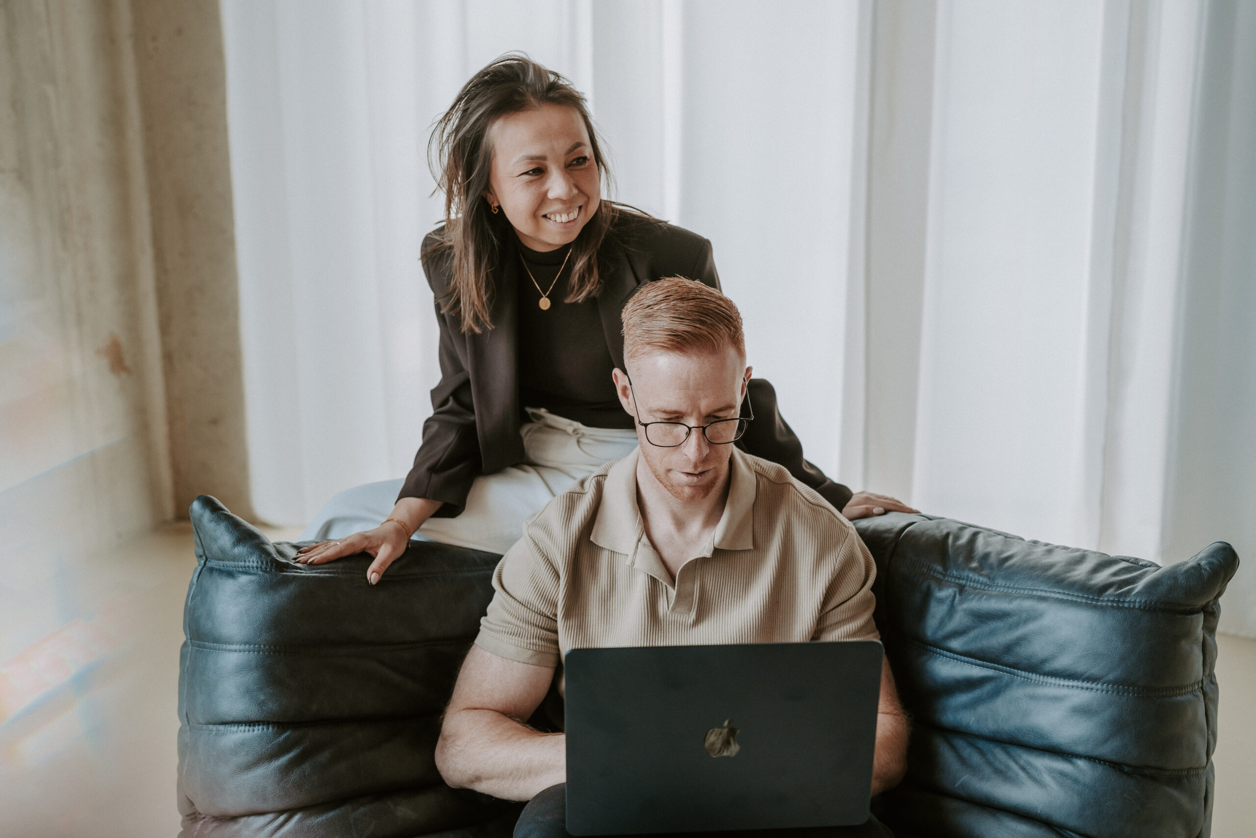Team Connected Online in overleg